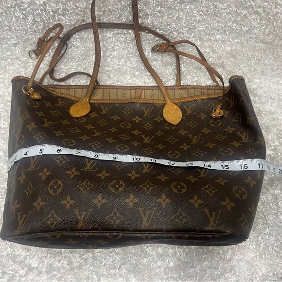 LOUIS VUITTON Mongram Neverfull MM - Picture 10 of 16